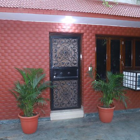Divine India Service Apartment 3Bhk,B57 Sarita Vihar,Apollo New Delhi Exterior photo