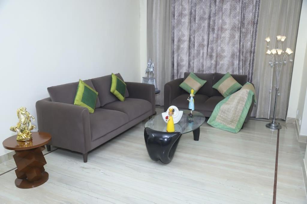 Divine India Service Apartment 3Bhk,B57 Sarita Vihar,Apollo New Delhi Exterior photo