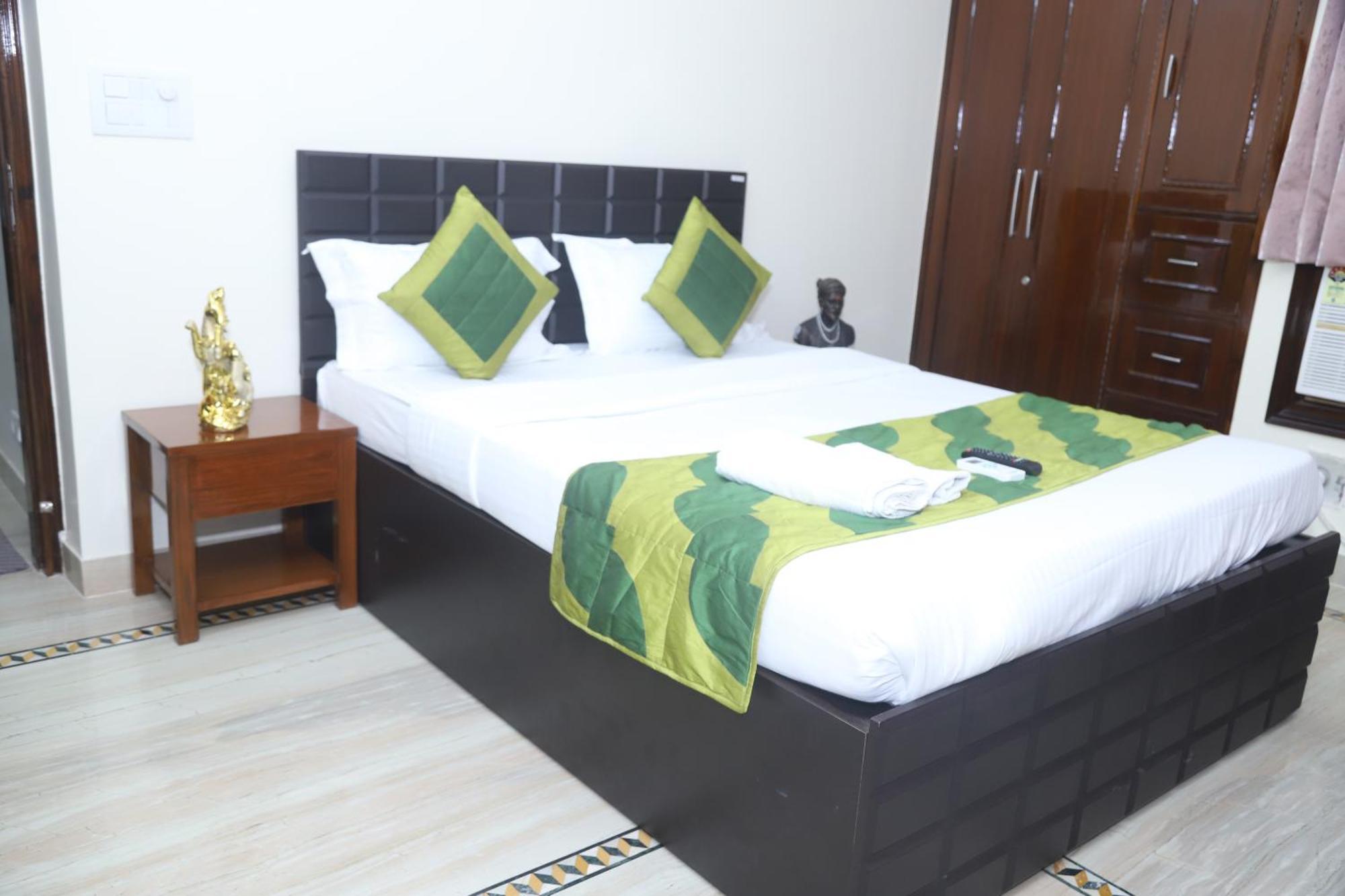 Divine India Service Apartment 3Bhk,B57 Sarita Vihar,Apollo New Delhi Exterior photo