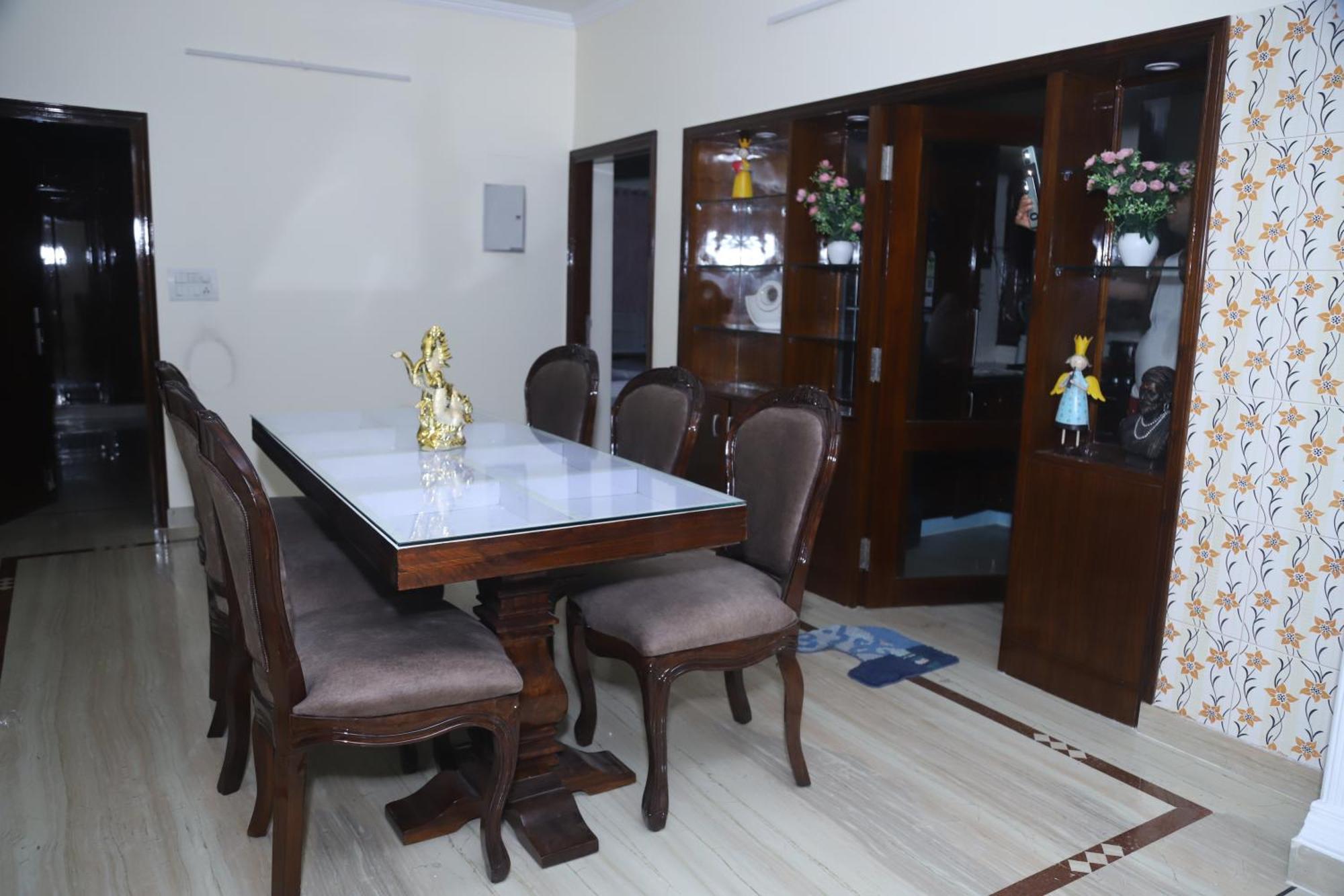 Divine India Service Apartment 3Bhk,B57 Sarita Vihar,Apollo New Delhi Exterior photo