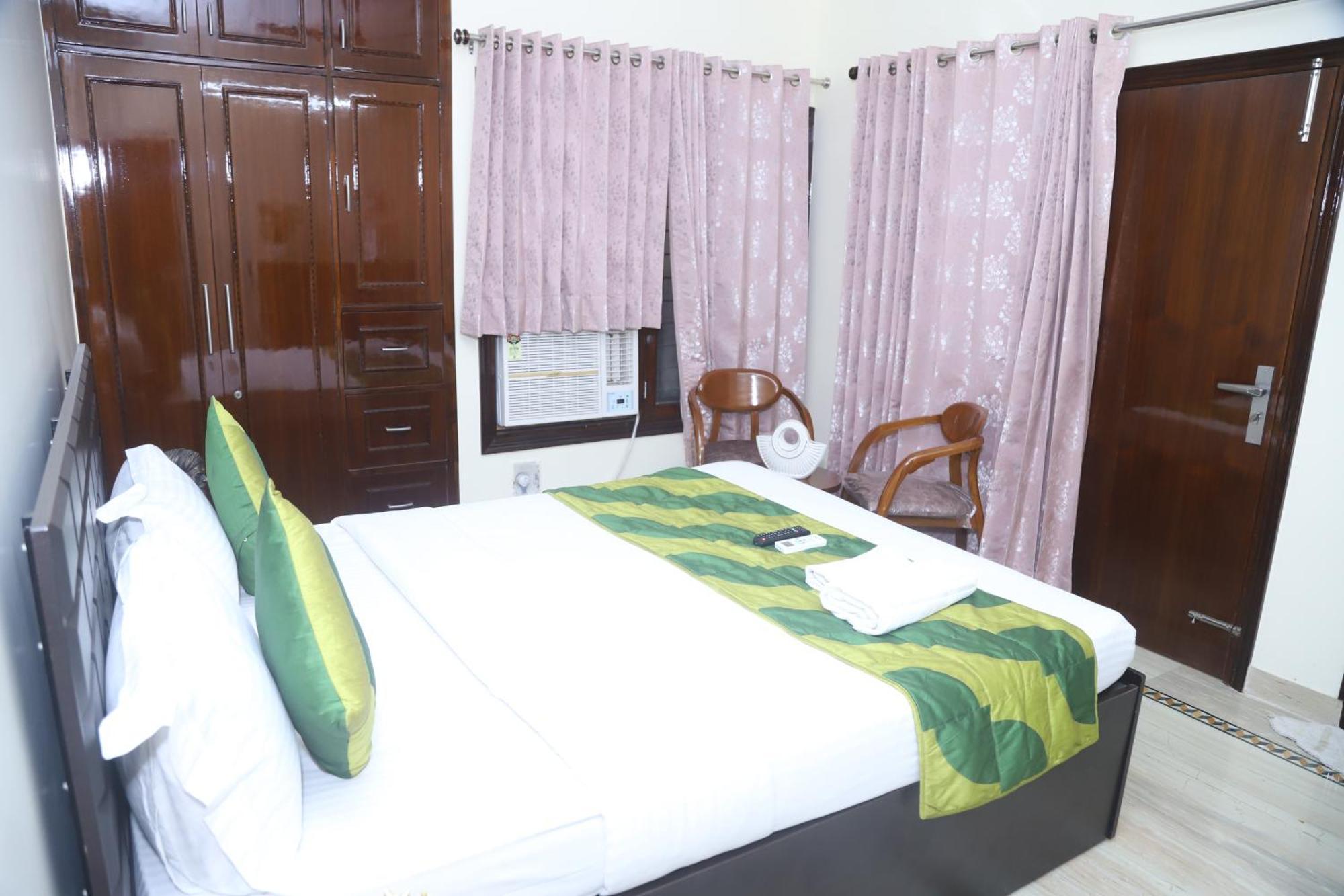 Divine India Service Apartment 3Bhk,B57 Sarita Vihar,Apollo New Delhi Exterior photo