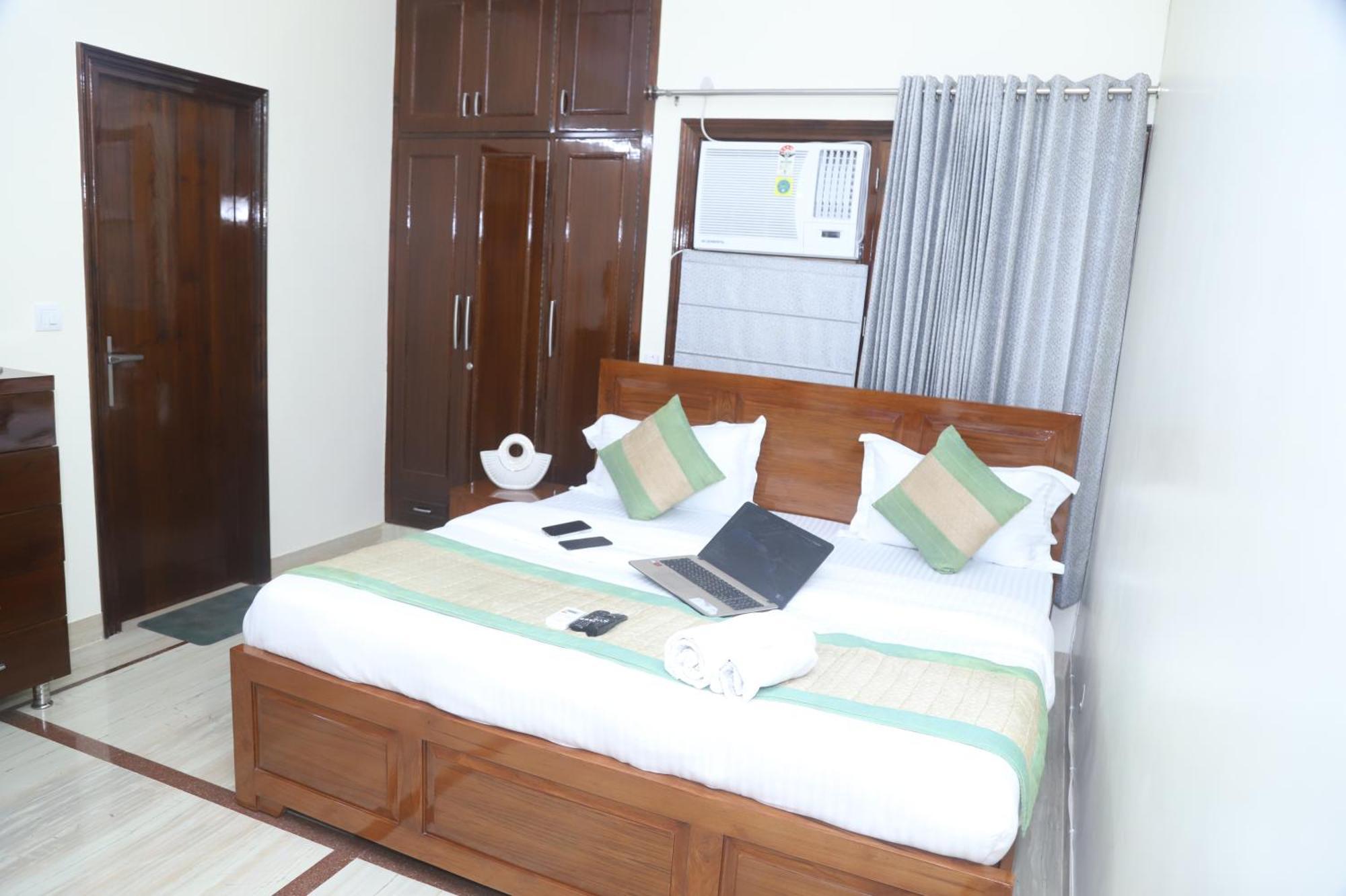 Divine India Service Apartment 3Bhk,B57 Sarita Vihar,Apollo New Delhi Exterior photo