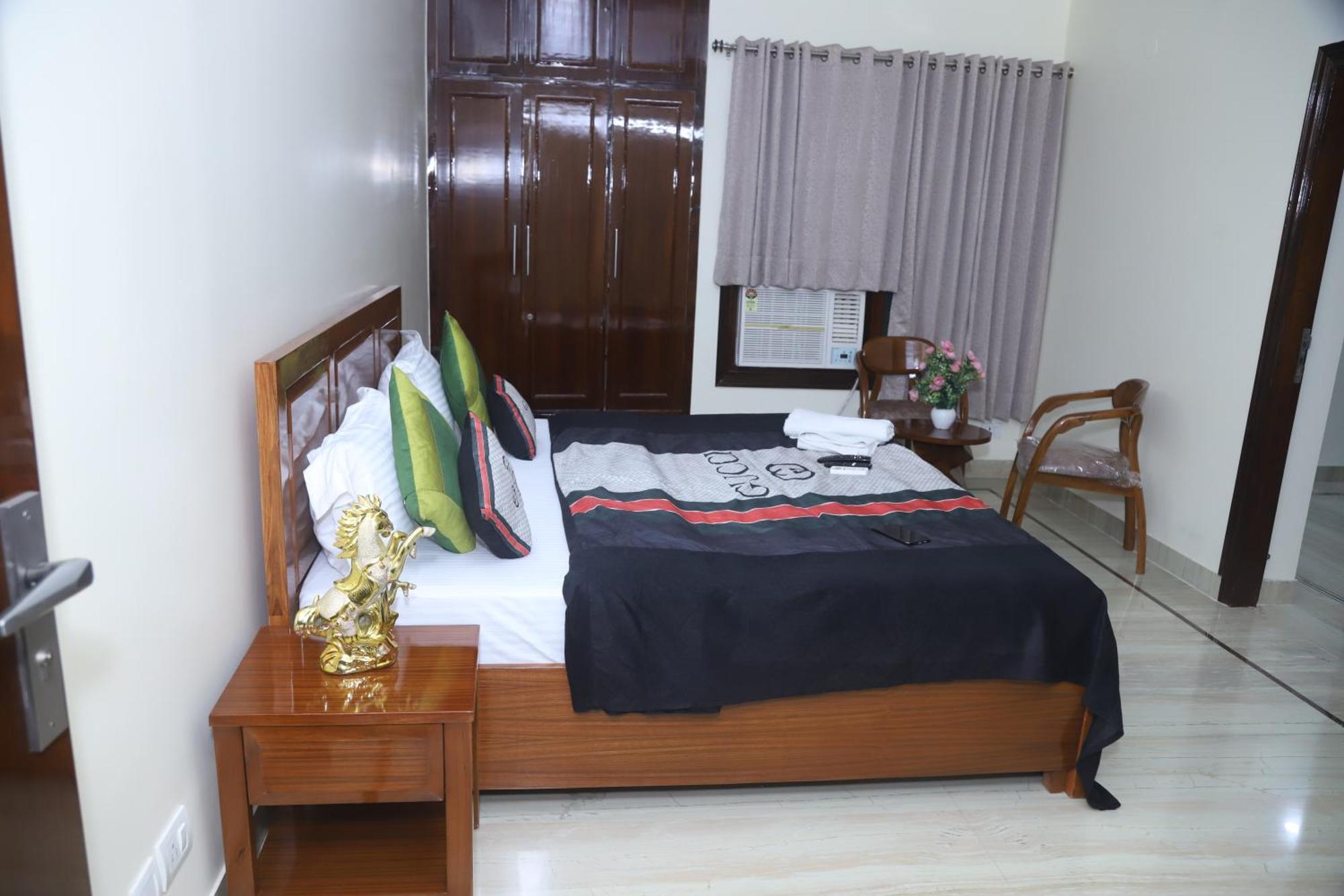 Divine India Service Apartment 3Bhk,B57 Sarita Vihar,Apollo New Delhi Exterior photo