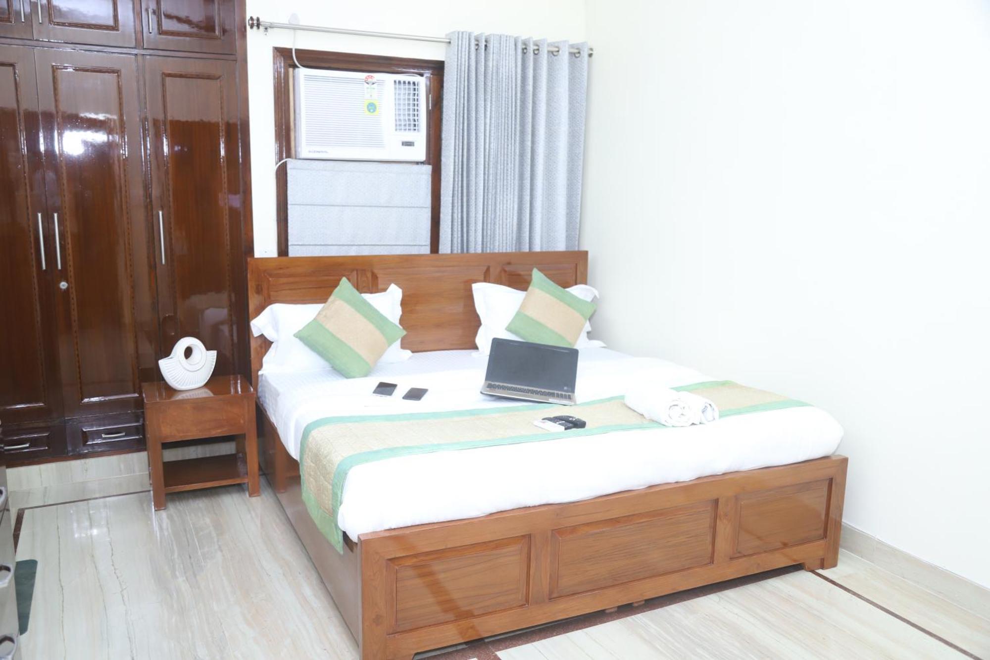 Divine India Service Apartment 3Bhk,B57 Sarita Vihar,Apollo New Delhi Exterior photo