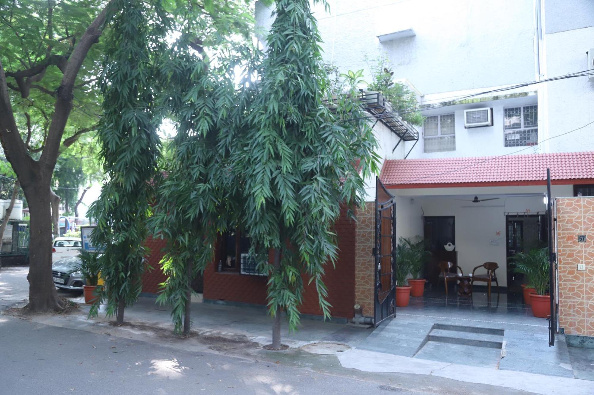 Divine India Service Apartment 3Bhk,B57 Sarita Vihar,Apollo New Delhi Exterior photo