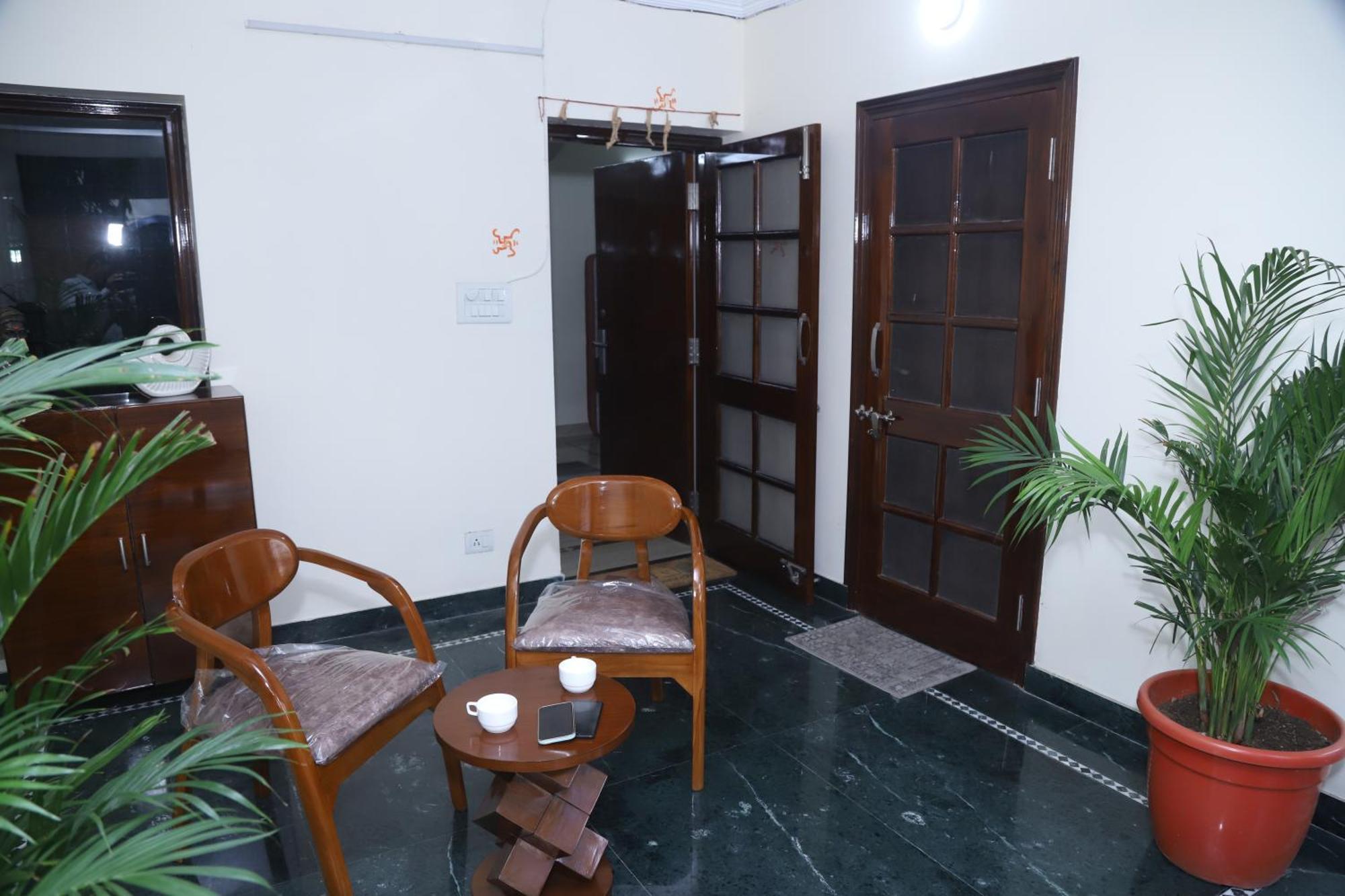 Divine India Service Apartment 3Bhk,B57 Sarita Vihar,Apollo New Delhi Exterior photo